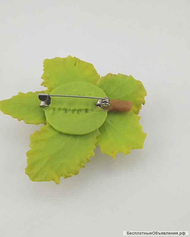 Брошь "Три орешка для Золушки"