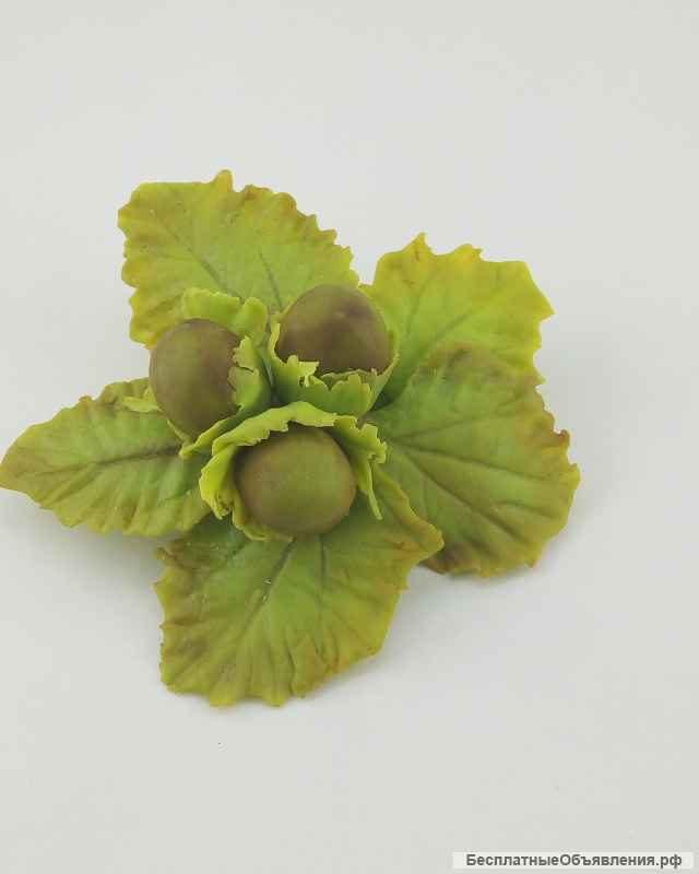 Брошь "Три орешка для Золушки"