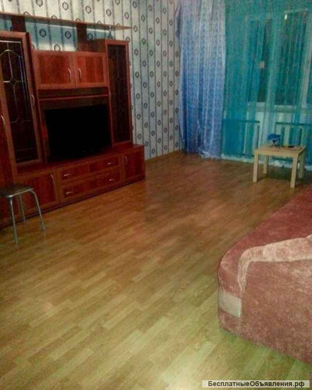 2-комнатная, Очаковцев-37, Центр