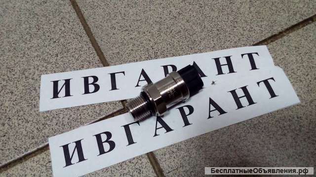 4436271 Датчик давления 4436271