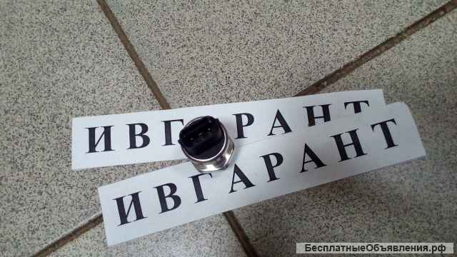 4248773 Датчик давления Hitachi 4248773