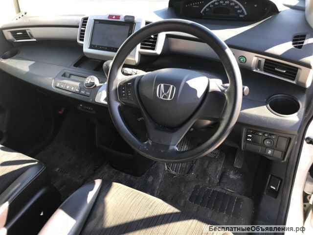 Минивэн 6 мест класса компактвэн Honda Freed кузов GB3 модификация G Just Selection Plus гв 2014