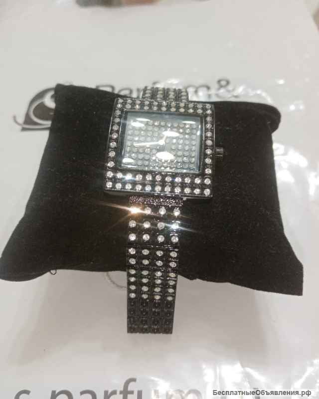Новые, элегантные женские часы F.Gattien (оригинал).
