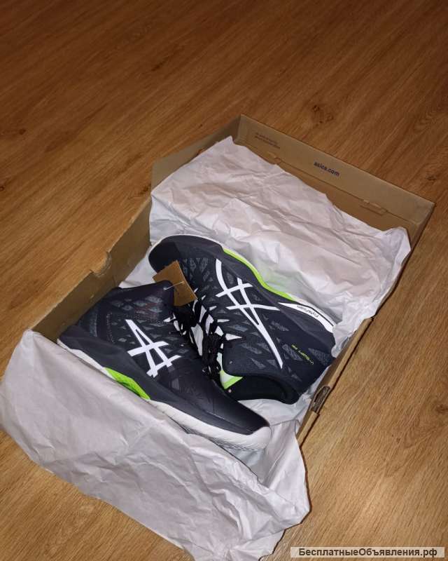 Волейбольные кроссовки Asics