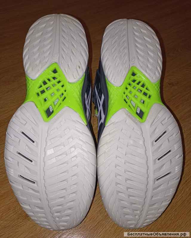 Волейбольные кроссовки Asics
