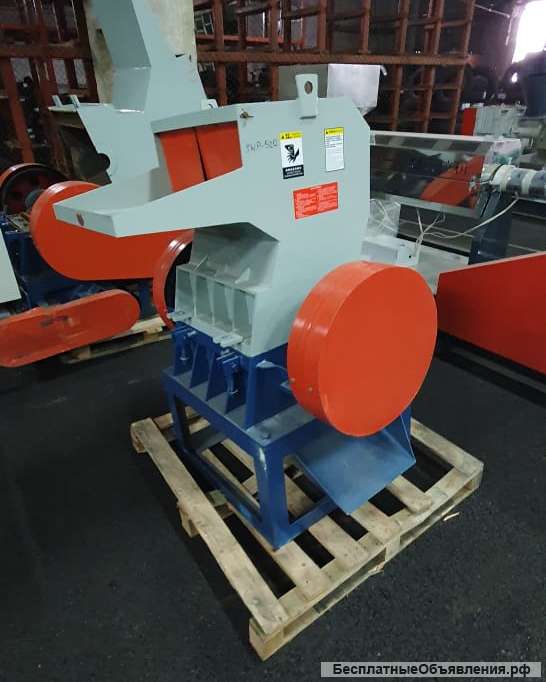 Дробилка для широкого перечня твердых полимерных отходов с толщиной до 20 мм. SWP - 720