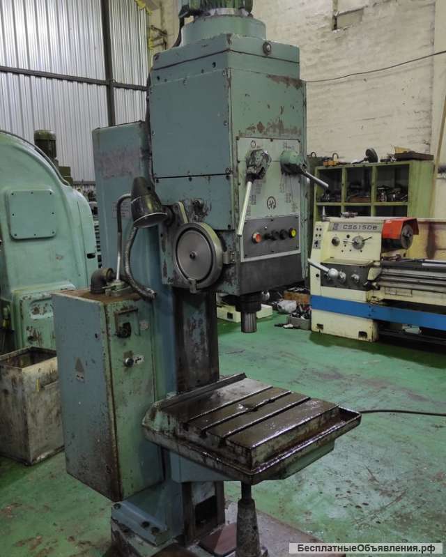 Вертикальный сверлильный станок 2с132-3