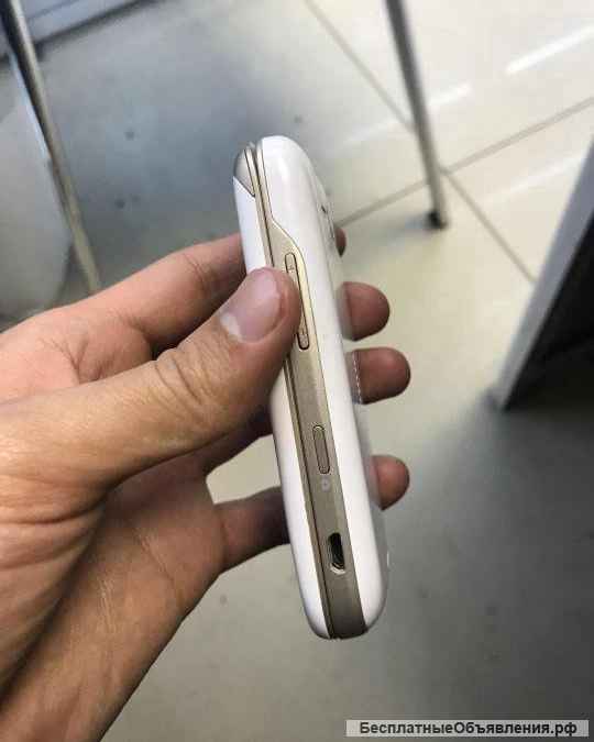 Новый Philips F533 (оригинал, 2-сим, комплект)