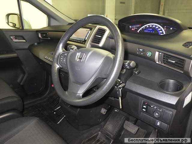 Минивэн Honda Freed Spike кузов GB3 модификация G Just Selection гв 2015 пробег 42 т.км серебристый