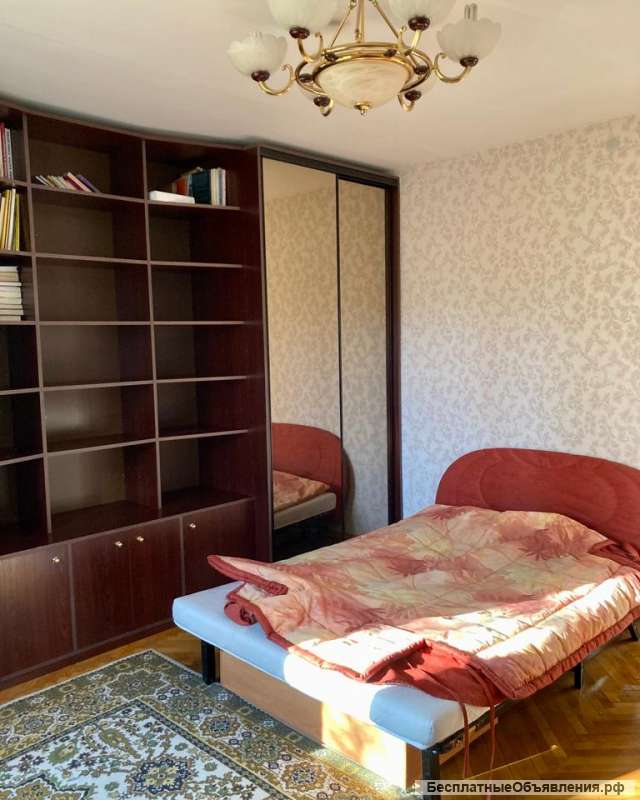 Комната в трехкомнатной квартире
