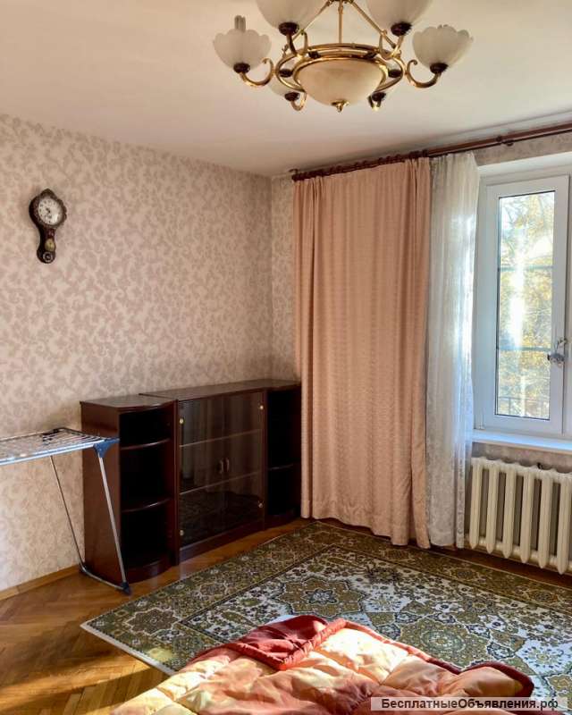 Комната в трехкомнатной квартире