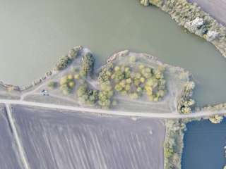 Земельный участок 20 соток, с. Красносельское, ул. Замышевского с выходом в реку.