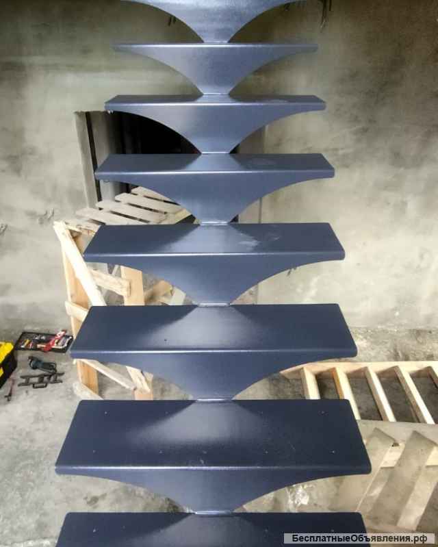 Лестница металлическая на второй этаж
