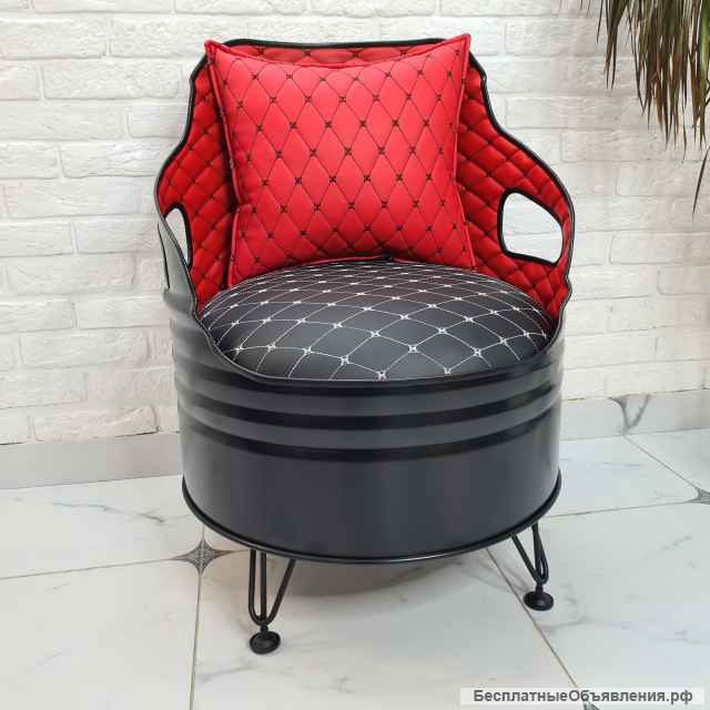 Кресло из металлических бочек