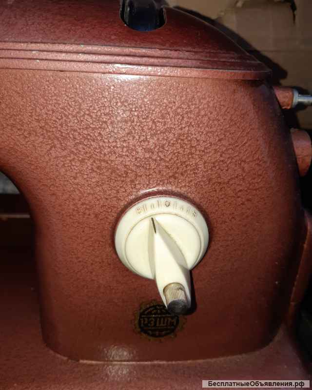 Швейная ручная машинка "Ржев"