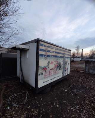 Изотермическая будка с холодильной камерой снята с автомобиля