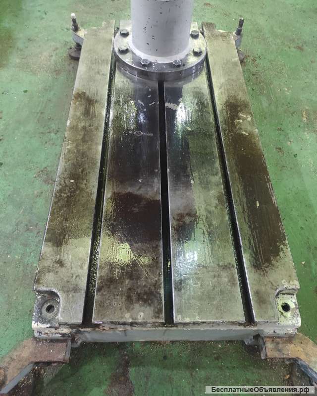 Радиально-сверлильный станок 2к52