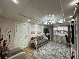 2-комнатную квартиру, Военторг, 63 500 $, б/п