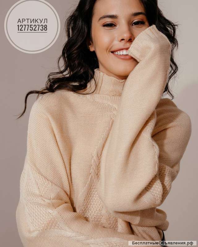 Стильный женский свитер с горлом