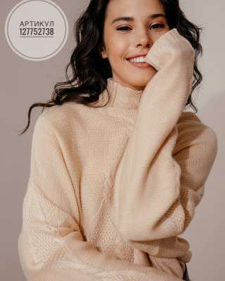 Стильный женский свитер с горлом