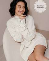 Стильный женский свитер с горлом