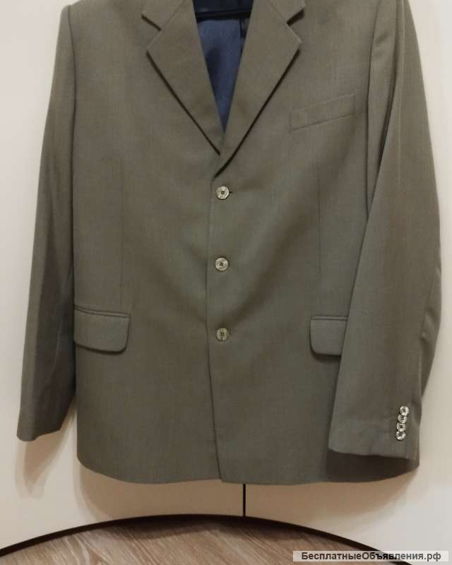 Новый мужской костюм