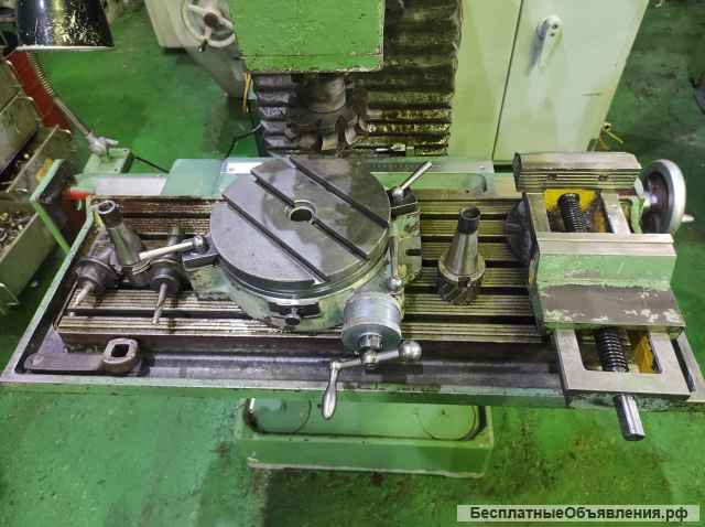 Широкоуниверсальный фрезерный станок 6720в-1