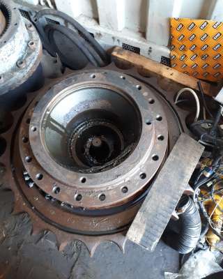 Редуктор хода hitachi zx 450/3 (9263595)