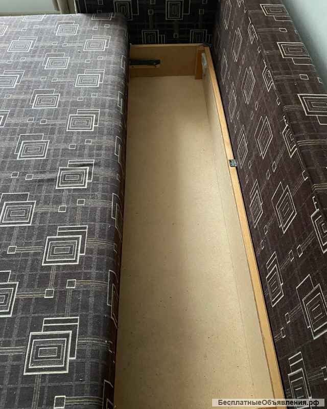 Диван двухспальный б/у