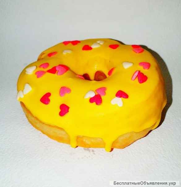 Печенные донаты с различными начинками и декором