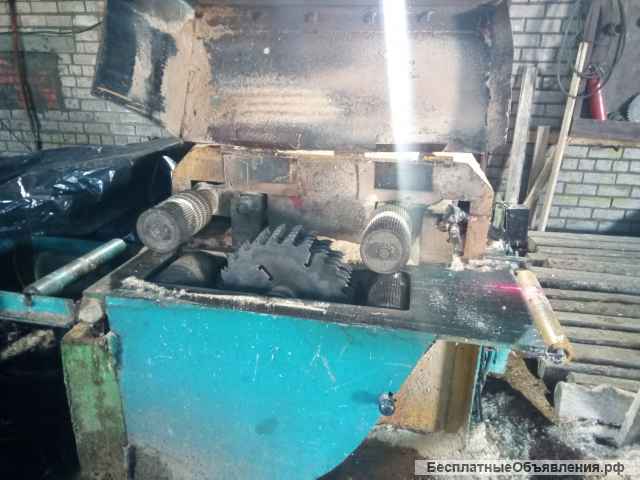 Станокгорбыльнл обрезной. Линия по распиловки леса