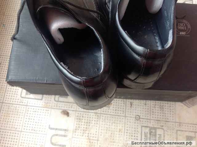 Ботинки черные, 40 размер