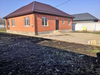 1-эт. новый дом с. Красносельское, ул. Длинная, 110/ 45/ 30 кирпич.