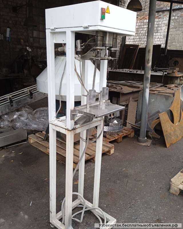 Укупорочный полуавтомат для закактки ПЭТ бутылки, Б/У