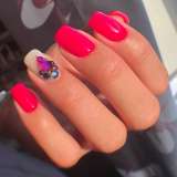 Маникюр с порытием