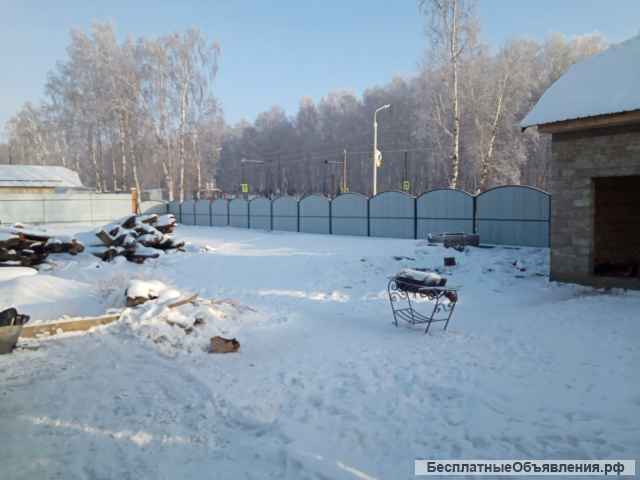 Дом земельным участком напротив парка