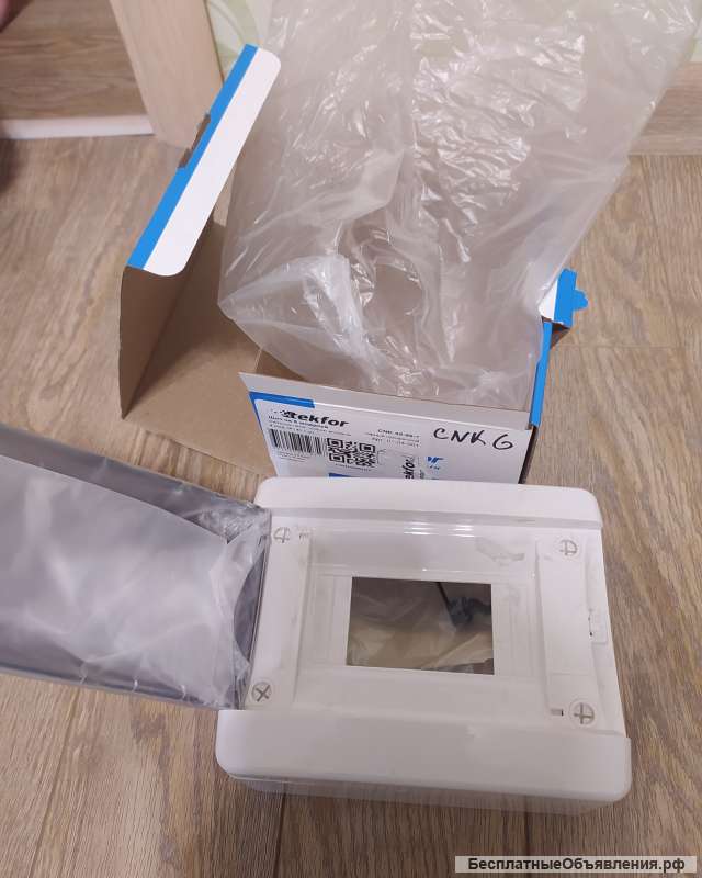 Бокс электрический на 6 модулей навесной Текфор Россия