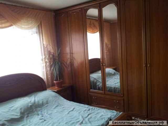 3-комнатная, Адмирала Октябрьского-12, Центр