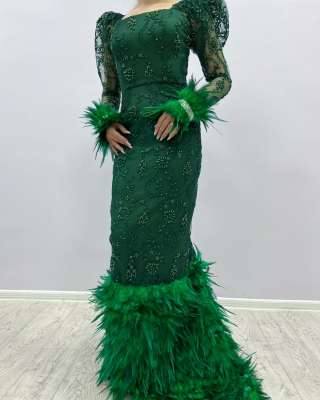 Люксовое вечернее платье с перьями