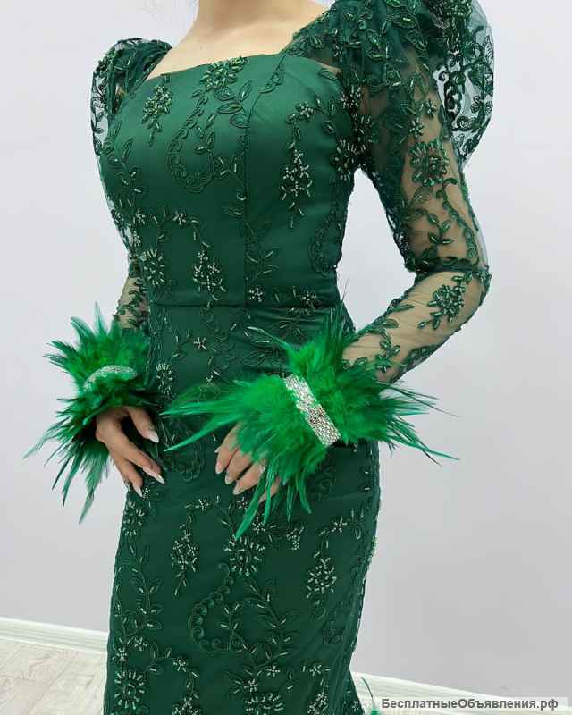 Люксовое вечернее платье с перьями