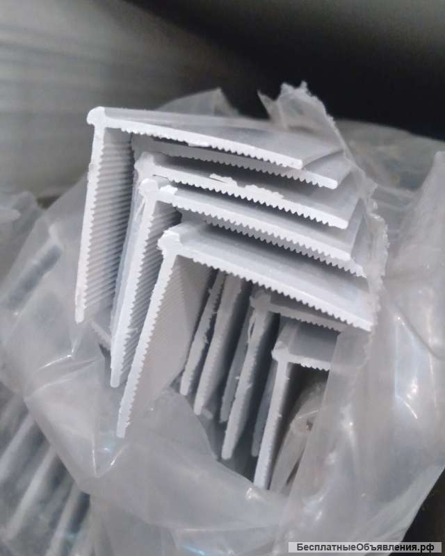 Внешний угол под тяжелые обои 23*23*3000 мм