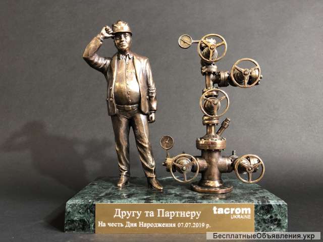 Подарочная статуэтка на заказ Нефтевик