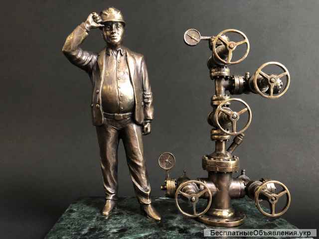 Подарочная статуэтка на заказ Нефтевик