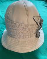 Шляпа женская кожаная