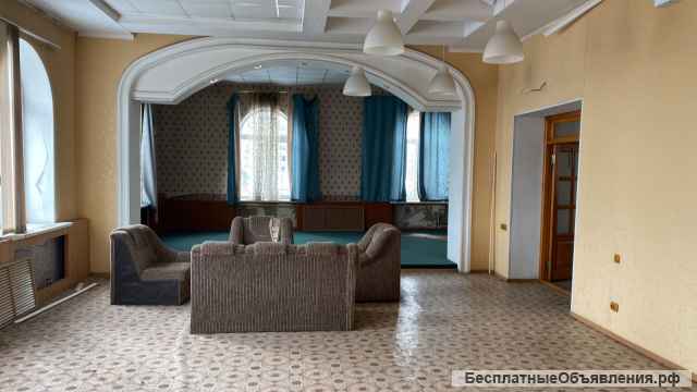 Жилой дом, общая площадь 706,3 кв.м. Омская обл., г. Омск