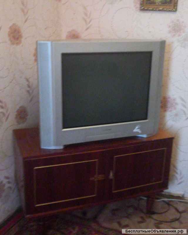 Сдам комнату в 4х комн.кв.