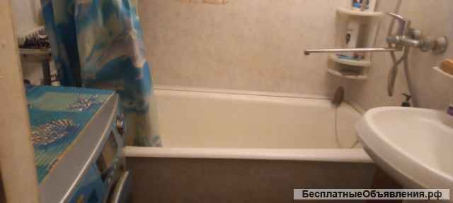 Сдам комнату в 4х комн.кв.