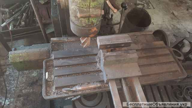 Бу фрезерный универсальный станок 675 в Днепре