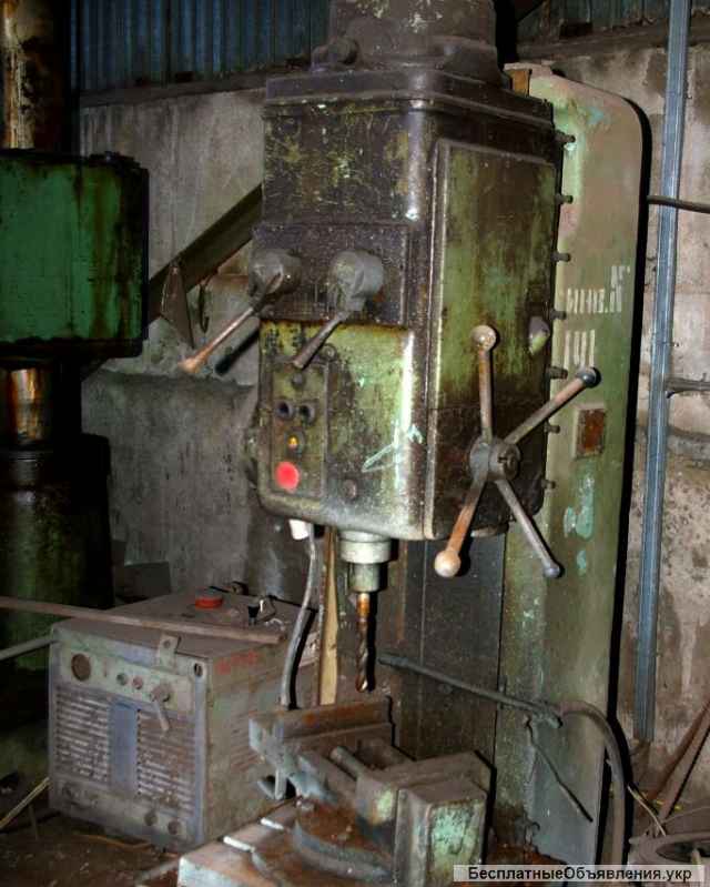 Бу вертикально-сверлильный станок 2Н135 в Днепре