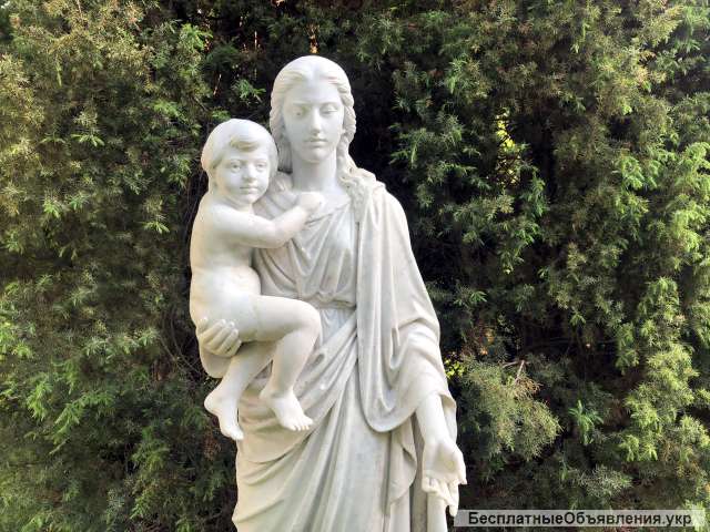 Скульптура Мадонна с младенцем ретроспектива в эпоху Ренессанса